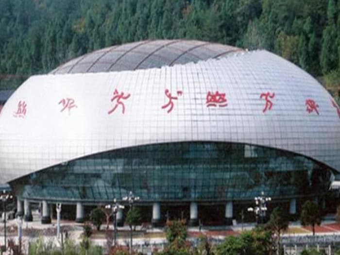 武穴体育中心球形网架加工安装